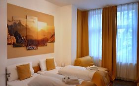 Hotel Karolinger - Self Check-In